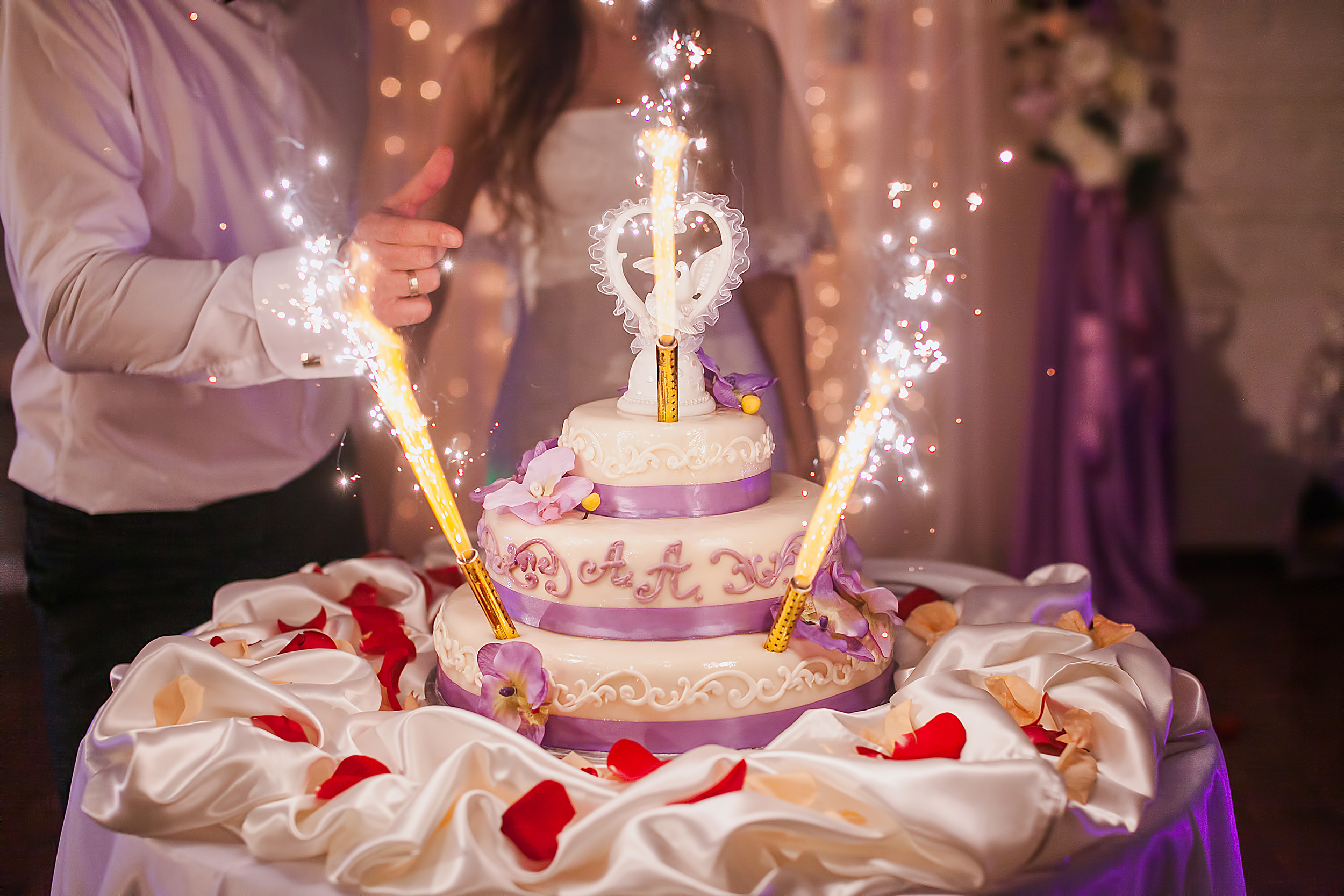 Luxurious Golden Caramel Cake